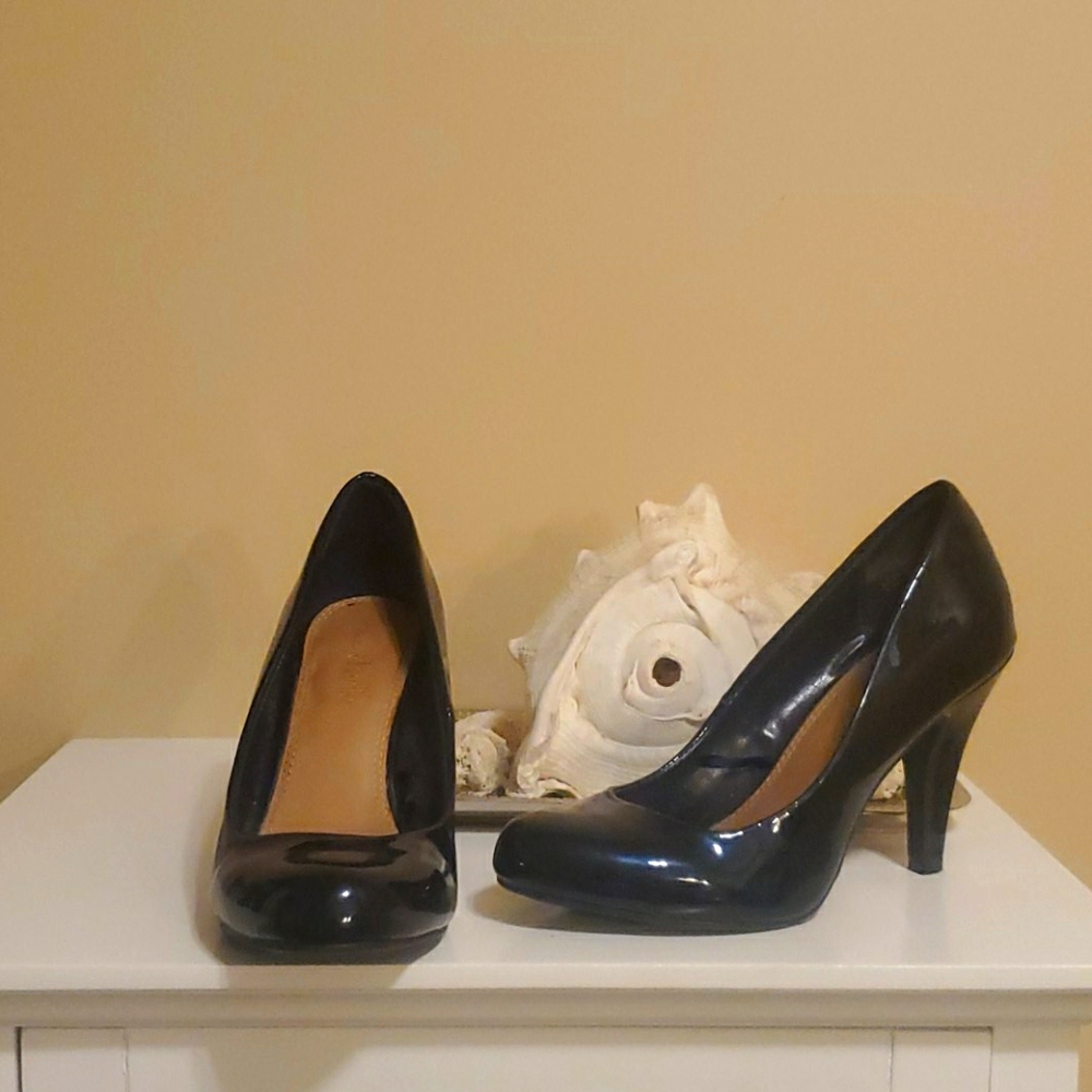 Size 6 pumps